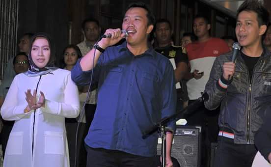 arief79_'s tweet image. The favourite songs @KEMENPORA_RI @imam_nahrawi Munajat Cinta #MoveOnProject #Bandung bersama Istri tercinta