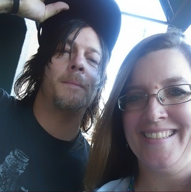 ennoia3's tweet photo. I think I might recognize him... Also #howyoudoin? #SXSWReedus RT@totalfeline
Look who i found! @wwwbigbaldhead http://t.co/8I1IIcNfTG