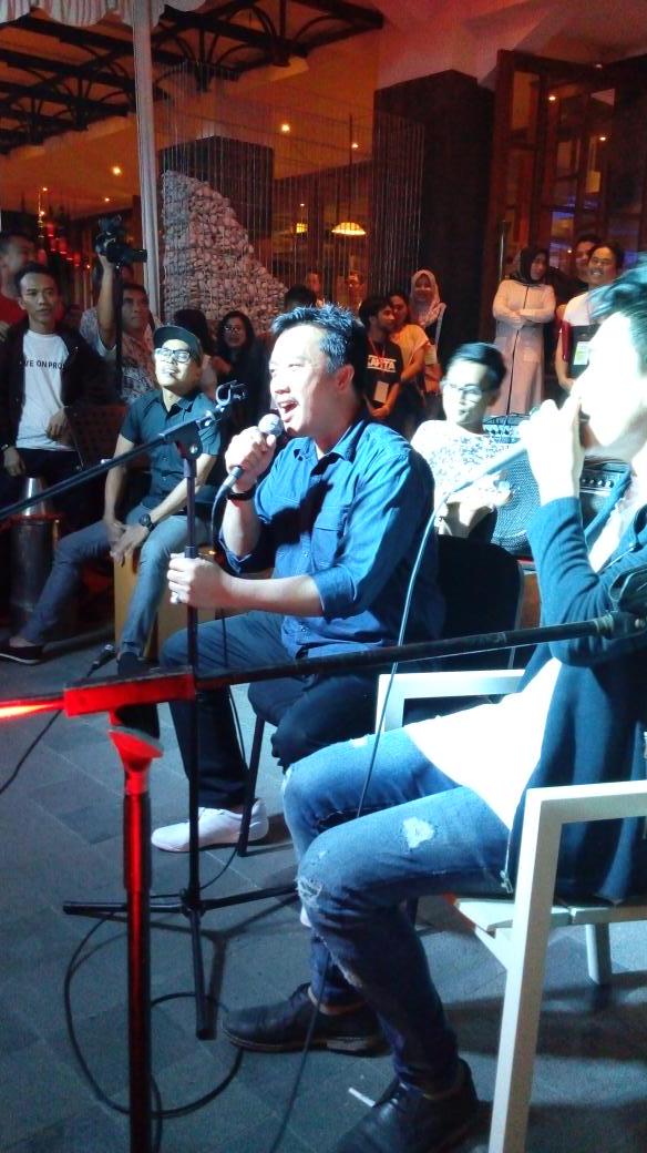 arief79_'s tweet image. @KEMENPORA_RI @imam_nahrawi featuring @SeventeenBand menyanyikan jaga selalu hatimu #MoveOnProject #Bandung