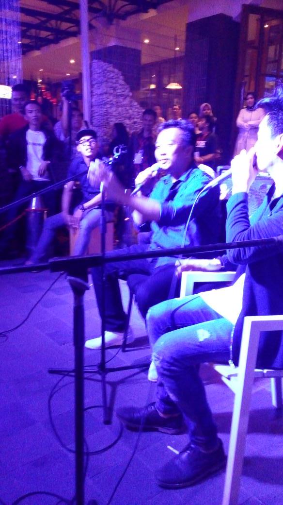 arief79_'s tweet image. @KEMENPORA_RI @imam_nahrawi featuring @SeventeenBand menyanyikan jaga selalu hatimu #MoveOnProject #Bandung