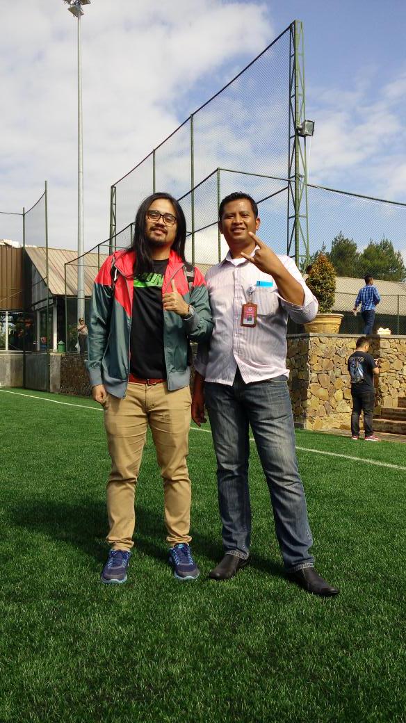 arief79_'s tweet image. Hehehe narsis juga ah.... With @ivanseventeen. @TheSigitBand #MoveOnProject #Bandung