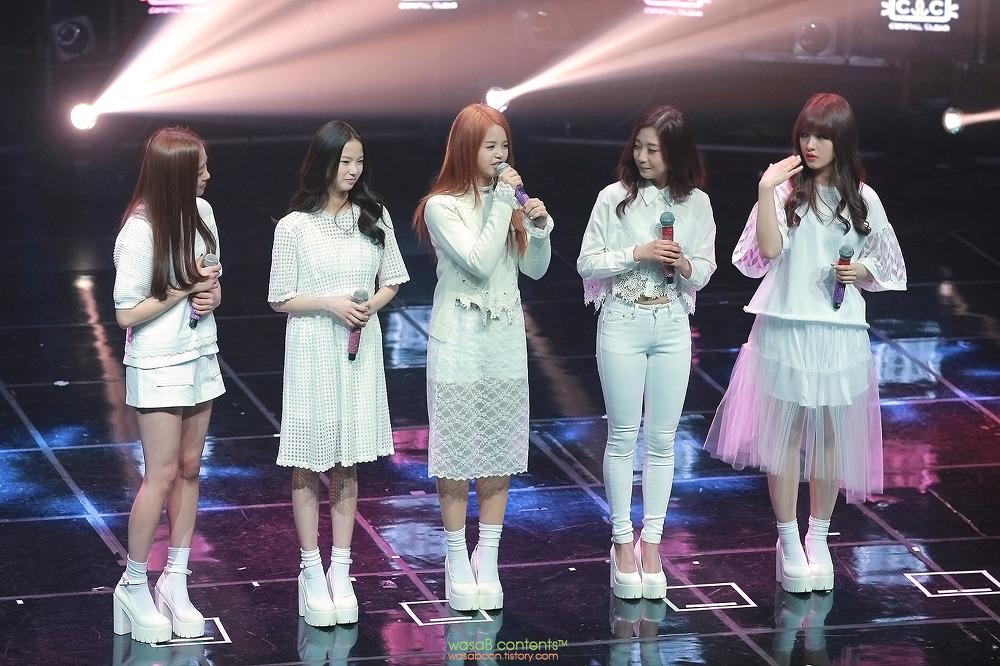 clc_sg's tweet photo. 150318 #CLC at Debut Showcase (5) #pepe // by wasabcon #CLCFighting #WelcomeToCubeFamily http://t.co/q8dyQ29W5M