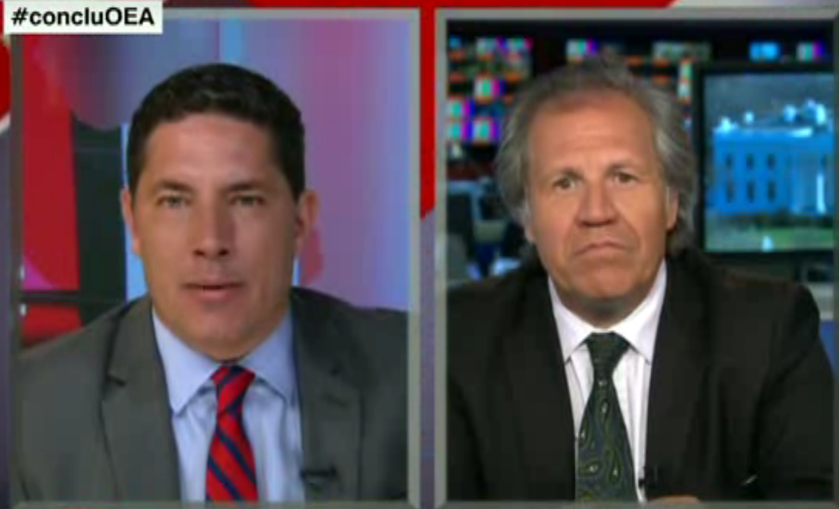 CNNEE's tweet photo. #EnVivoCNN El secretario general electo de la OEA Luis Almagro habla con @soyfdelrincon— #concluOEA http://t.co/d7uHWg55yY