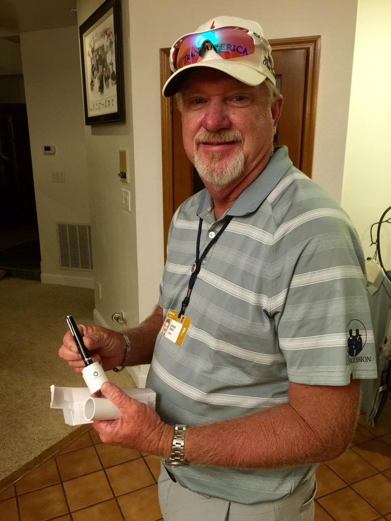 protourcaddy's tweet photo. Caddy gift from @APBayHill pro-am partner. #expensivepen http://t.co/EwNcQi9DWw