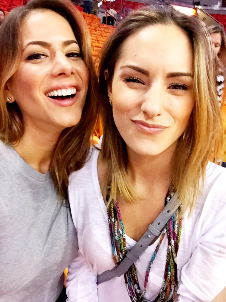 Fins_Fan_Hector's tweet image. #HeyBoos&amp;gt;&amp;gt;&amp;gt;"@CourtneyFallon_: Heat win, and we're glowing @NikkiSapp http://t.co/BRwwTS77dk"