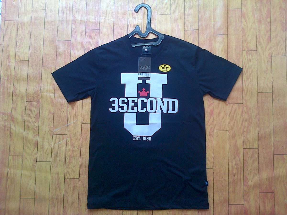 JackenCloth's tweet photo. 3SECOND
material :
bahan : catton combat 30s jahit rantai
sablon : ruber/hangtag
price : 65k
uk : M dan L http://t.co/NzTB3mzH2s
