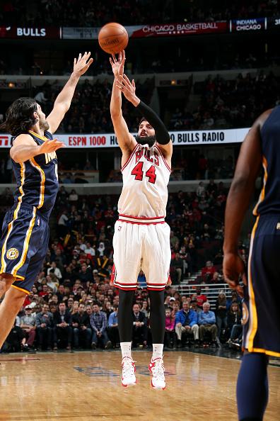 NBA's tweet photo. Pau Gasol (19p 12r) notches dbl-dbl, @nikolamirotic44 dazzles (25p 9r 2s 2b) as @chicagobulls defeat @pacers 103-86. http://t.co/fUy5WpPetd