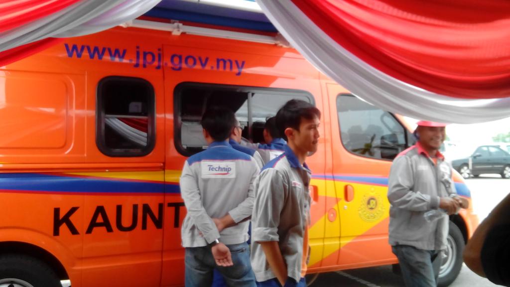 Kucing Gebu tweet media