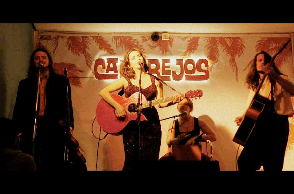 CoparPrensa's tweet photo. Este viernes a las 18hs #ElenaSinH en @IndiscutidaReal x @radiooreja a #coparse con #músicaemergente en el pre finde! http://t.co/UuzaDj4n8S