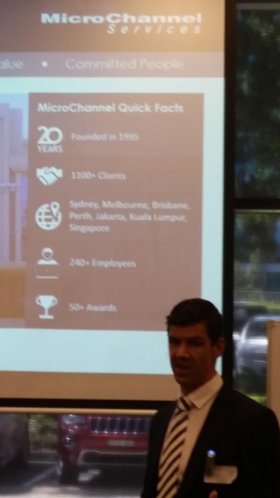 timothy_ir_lee's tweet image. Ben Cook presenting @microchannel #MeetLearnGrow #MsDynNAV #MsDynAX