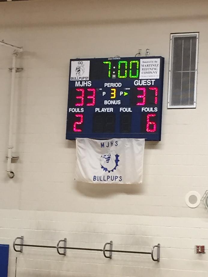 MJHSBullpups's tweet image. End of the 3rd the battle is on!  Time to finish this!!!#bullpuppride #strive4success