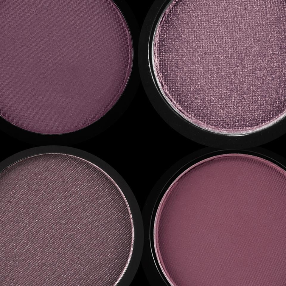 Here is my fave everyday colour-combo! Plums to bring out my green eyes!Have you made yours yet? Only <a href="/MACcosmetics/">M•A•C Cosmetics</a>