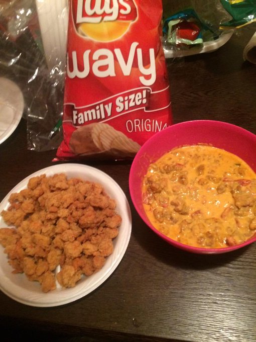 What I came home to 🙌🍴 http://t.co/zYklWtpxcD<a href="/tag/bracket"class="tags"><span>#bracket</span></a>