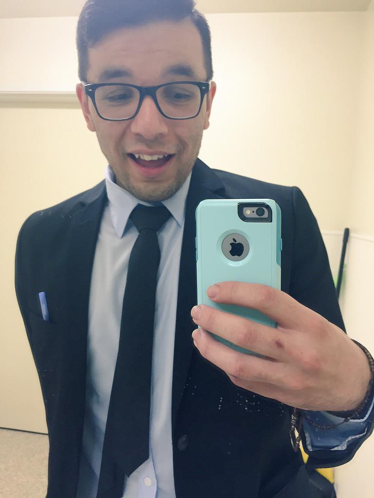 Luis22_1's tweet photo. #workselfiewednesday http://t.co/lQlSEfldC2