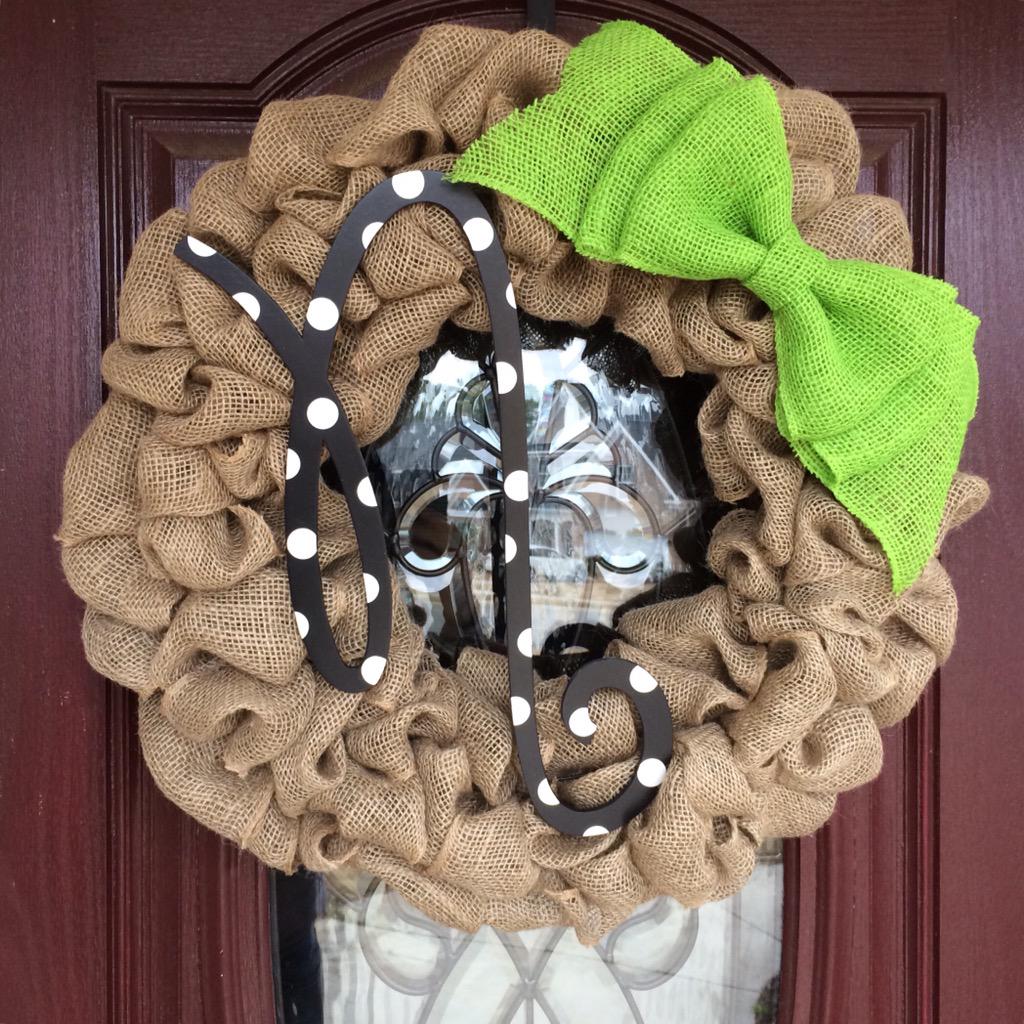 Everybody loves #polkadots...right?  etsy.com/listing/226765… #burlap #wreath