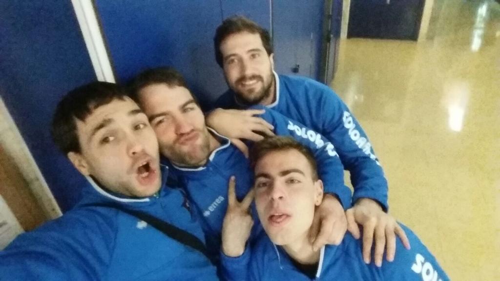 Esperando el inicio del partido