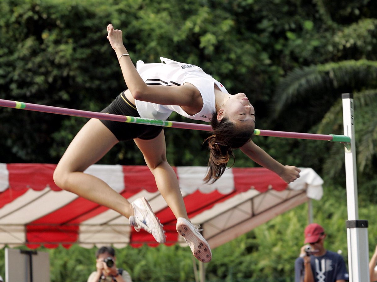 STsportsdesk's tweet image. #Athletics: Michelle Sng clears 1.84m to rewrite national women's high jump record. bit.ly/1FDhCXZ