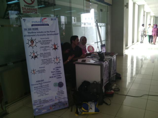 Hari ini kita jg lagi presale buat seminar tentang industri maritim, cuma 20K saja tiketnya, ayo ke Lobby @UAlazhar