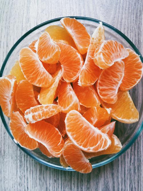 AcneSkinSite's tweet photo. The clementine's scent causes the brain to release serotonin, a neurotransmitter that affects mood. http://t.co/WUbquZ2hPn