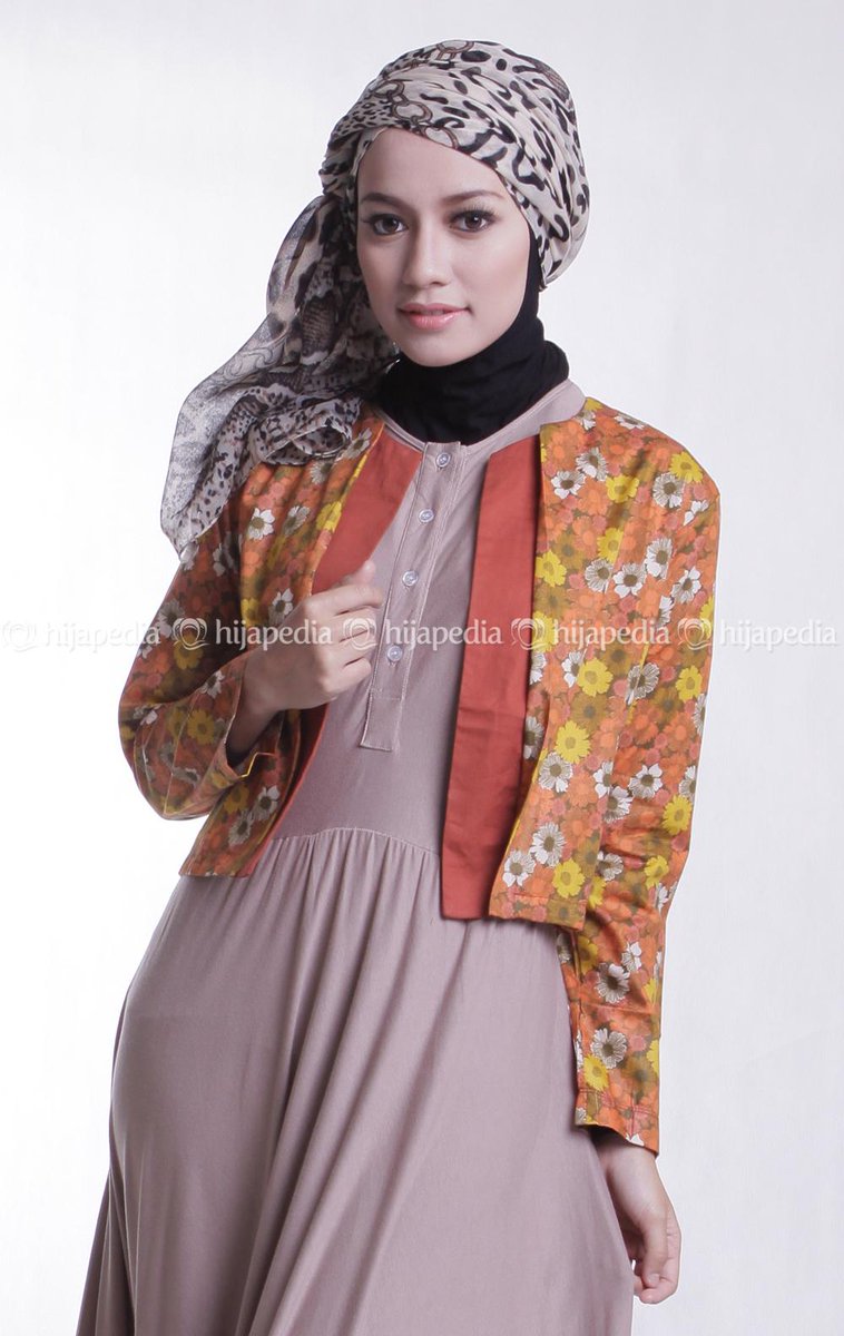 hijapedia's tweet photo. Flower Blazer by Gemello disc 50%. Grab it here dear -> http://t.co/Qwj6n1YsF5 http://t.co/a73nzojiPl