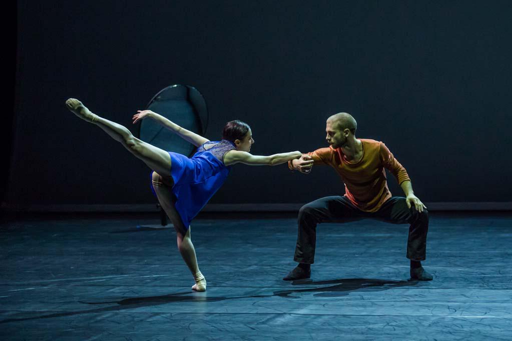 CULTMagazineAU's tweet photo. Check out these amazing photos of @sydneydanceco's 'Frame of Mind', shot by Peter Greig: http://t.co/b4IaRiGGZq http://t.co/nYqGwUDcAH