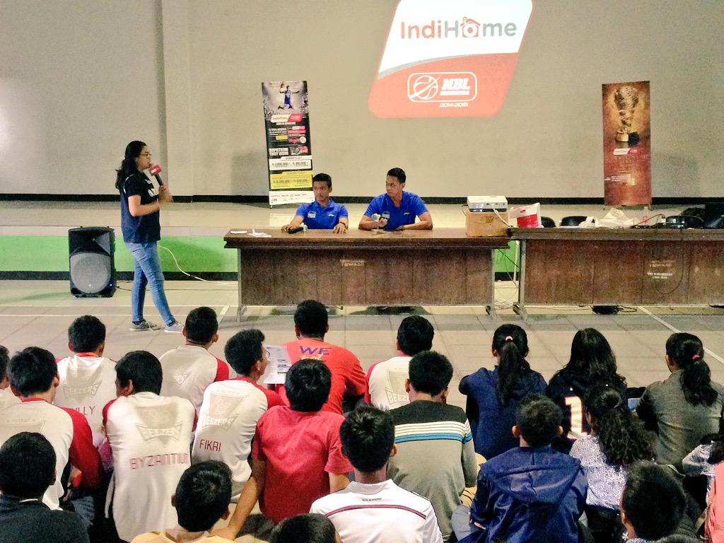 Saat ini kak <a href="/augustalutfi/">Lutfi Augus</a> sdg sharing bgmn wktu dlu Latihan di SMAN 1 Bale Endah,kbtln kak lutfi alumni 2010