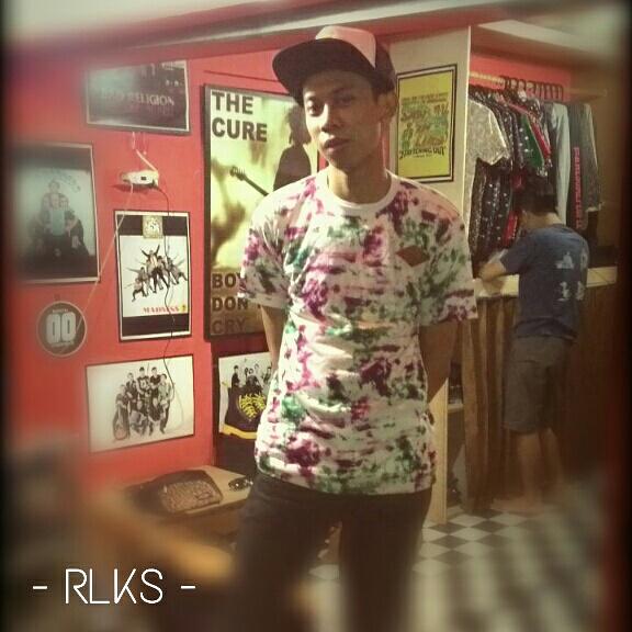 Terima kasih banyak <a href="/RLKS_/">RLKS.co</a> kaosnya bikin aku makin hitss #yomscing