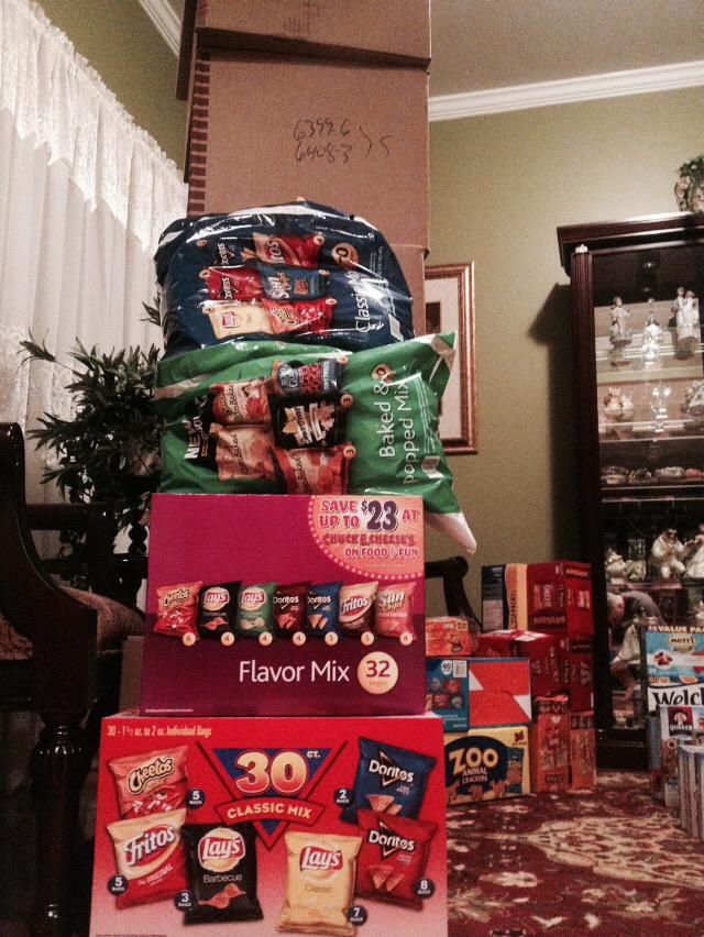 F3_CakeBoss's tweet photo. @F3theFort 

We got chips and lance!!
#40DC http://t.co/ehg1NIYQ7X