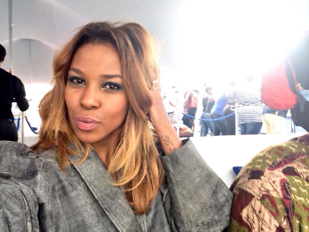 Mondefresh2def's tweet image. Sammy Sosa! 👍“@Yfm: Welcome to #MadeDifferent with #SammySosa &amp;amp; #GivenB.. Morning, fam.. :) http://t.co/0eWzWf2FjO”