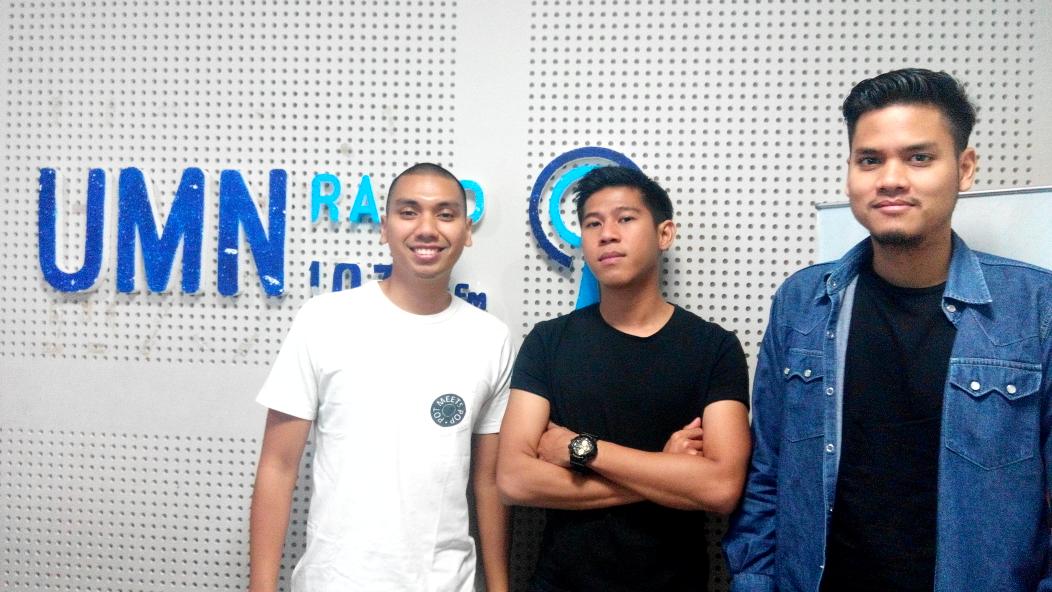 RANforyourlife's tweet photo. Thank you for having us, @UMNRADIO! Buat yg udh dengerin kita di #OneHourWith RAN terima kasih ya 😊 http://t.co/TSpegmHbUg