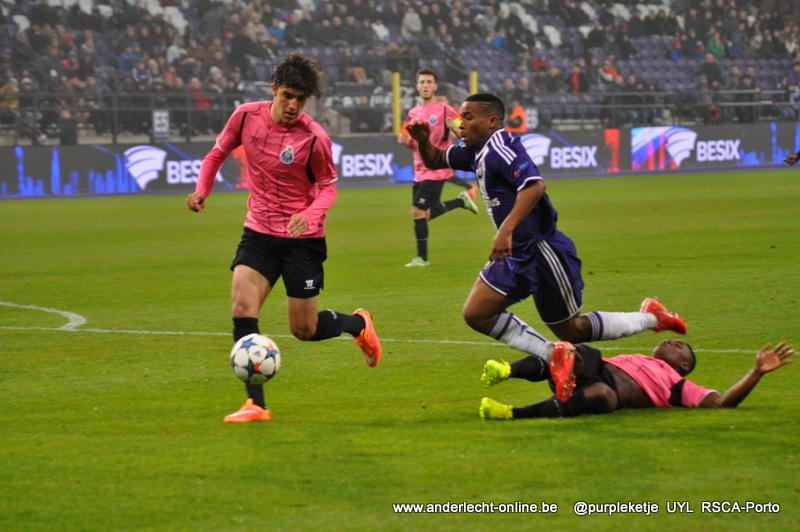 rsca_online_fr's tweet photo. Insaisissable @AKawaya38 et penalty #rsca #AndOnline #anderlecht #purpletalents #uyl #UefaYouthLeague #andpor #andfcp http://t.co/qzlqOgISeV