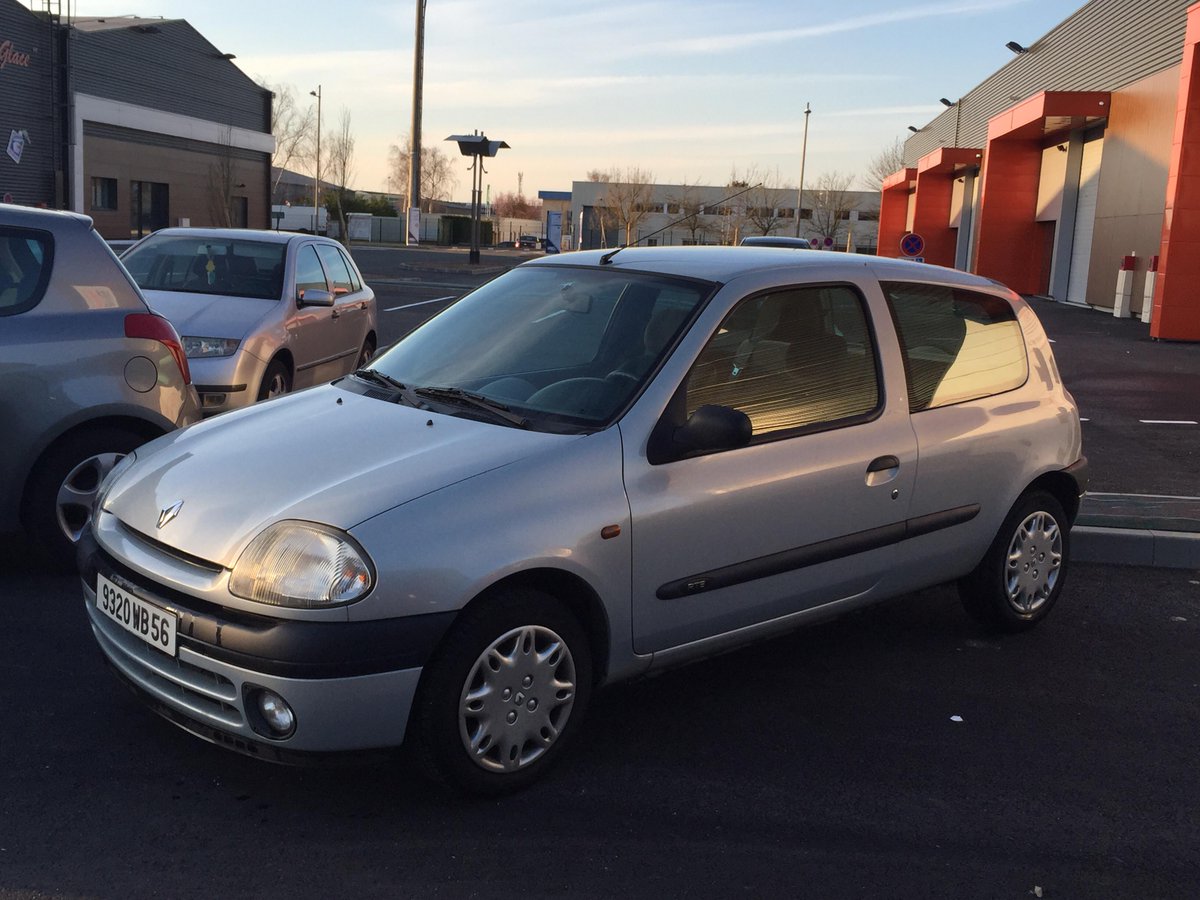 EdisonAutomobil's tweet image. RENAULT CLIO II 1.2 (1149) 58CH 3P
116000KM, 1999,
GARANTIE 3 MOIS.
PRIX: 3490€ TTC