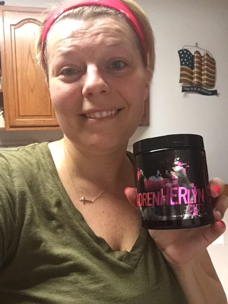 hollyrudolph78's tweet photo. Pre work out drink did its job! #prayingidontcrash #energyrocks http://t.co/ZoHiR8fNc5