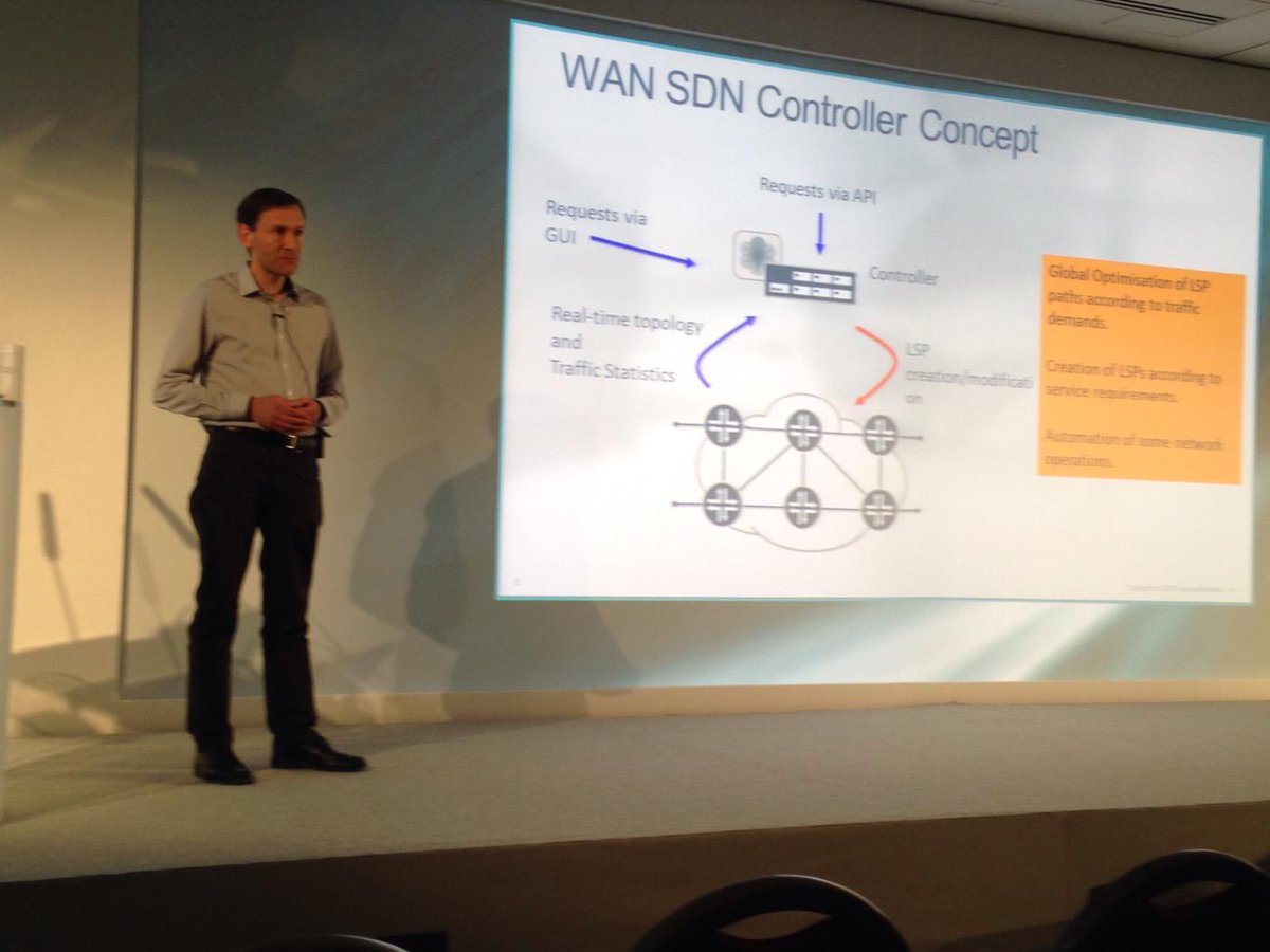 HPE_Networking's tweet image. #JuniperNetworks&apos; Julian Lucek making the case for centralised traffic engineering at #mplssdn2015