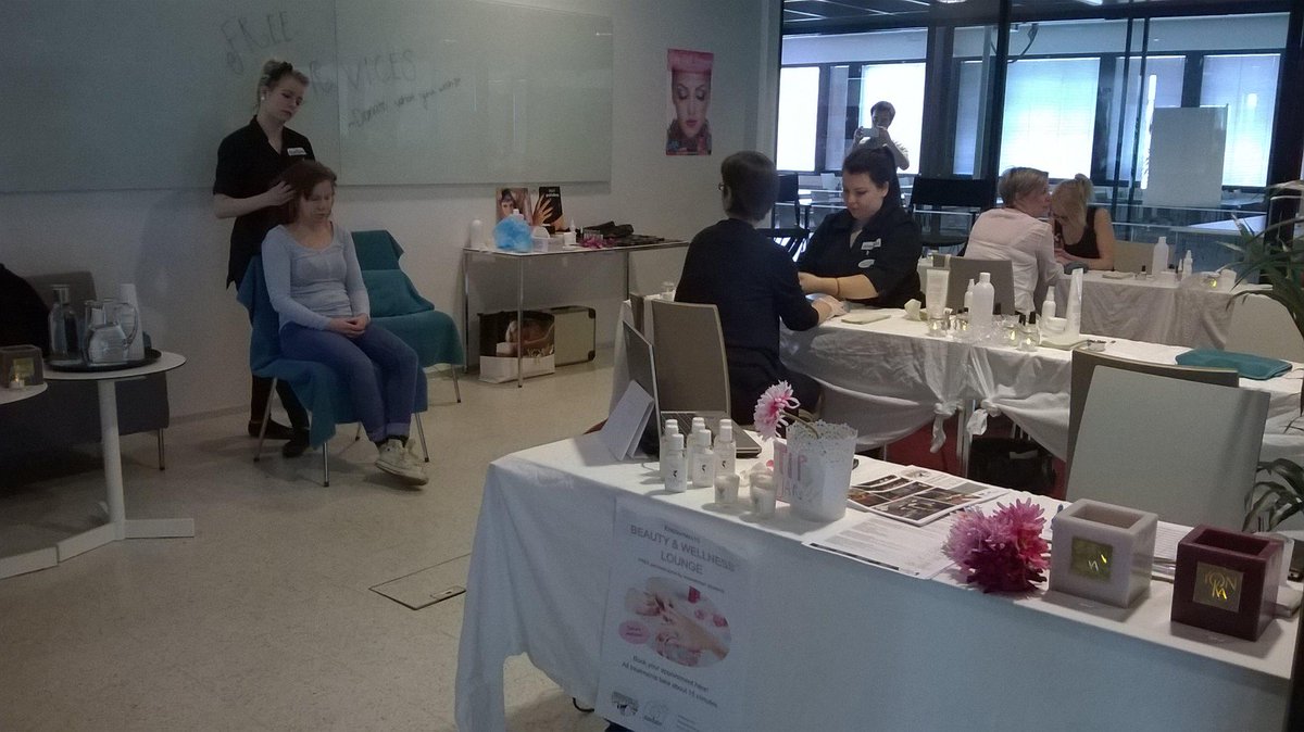 Encounters2015's tweet photo. Enjoying the beauty and wellness room at #Encounters15 http://t.co/las8ja0Wm4