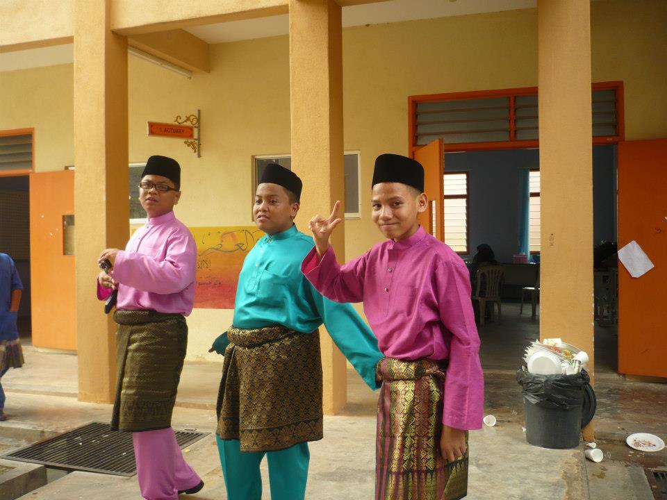AGPicts's tweet photo. remember ? @rasfarahin @marissaalia99 @NadimMaidin @qurratuainnnn (tak muat nak tag semua sorry) http://t.co/zA0epHVSAQ