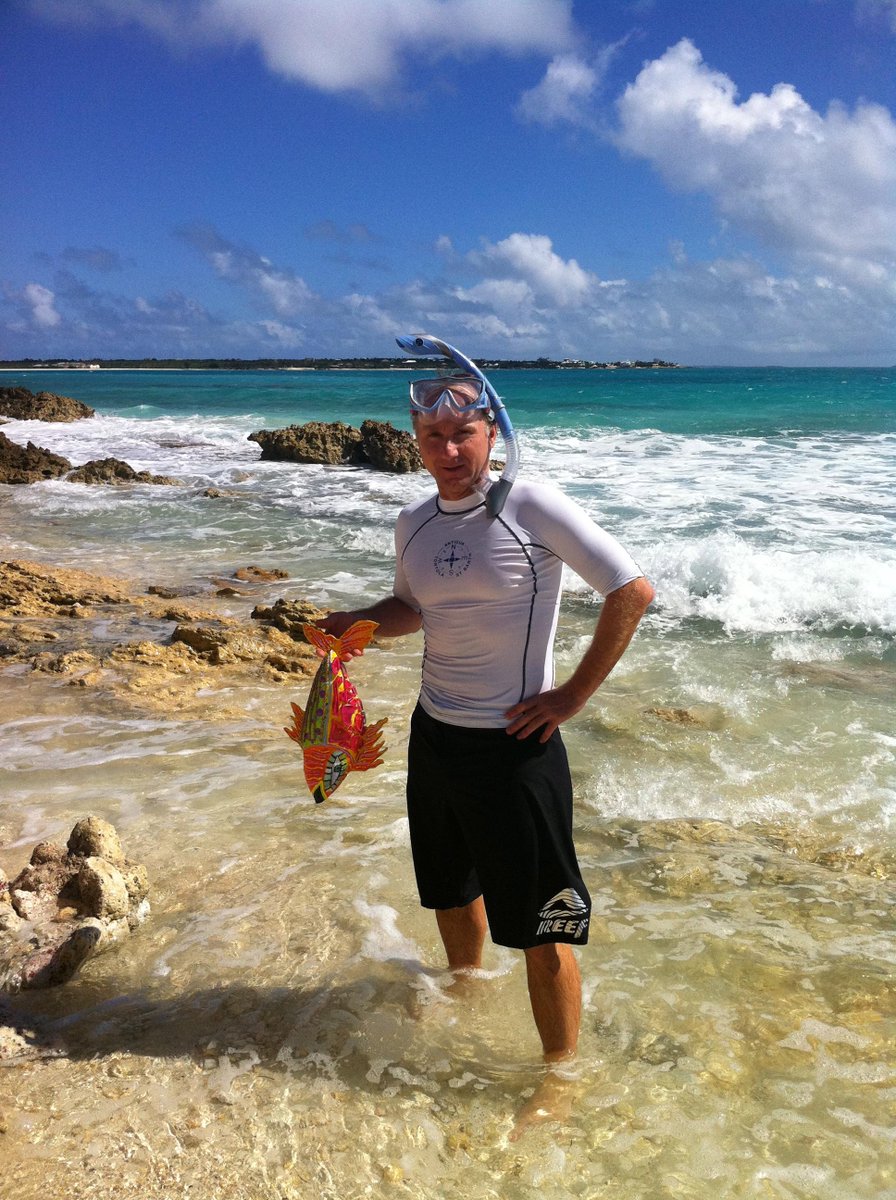 AuthorDanBrown's tweet photo. Dan exits the Sea of Miró with a suspiciously colorful fish http://t.co/ryHA0XeIbW