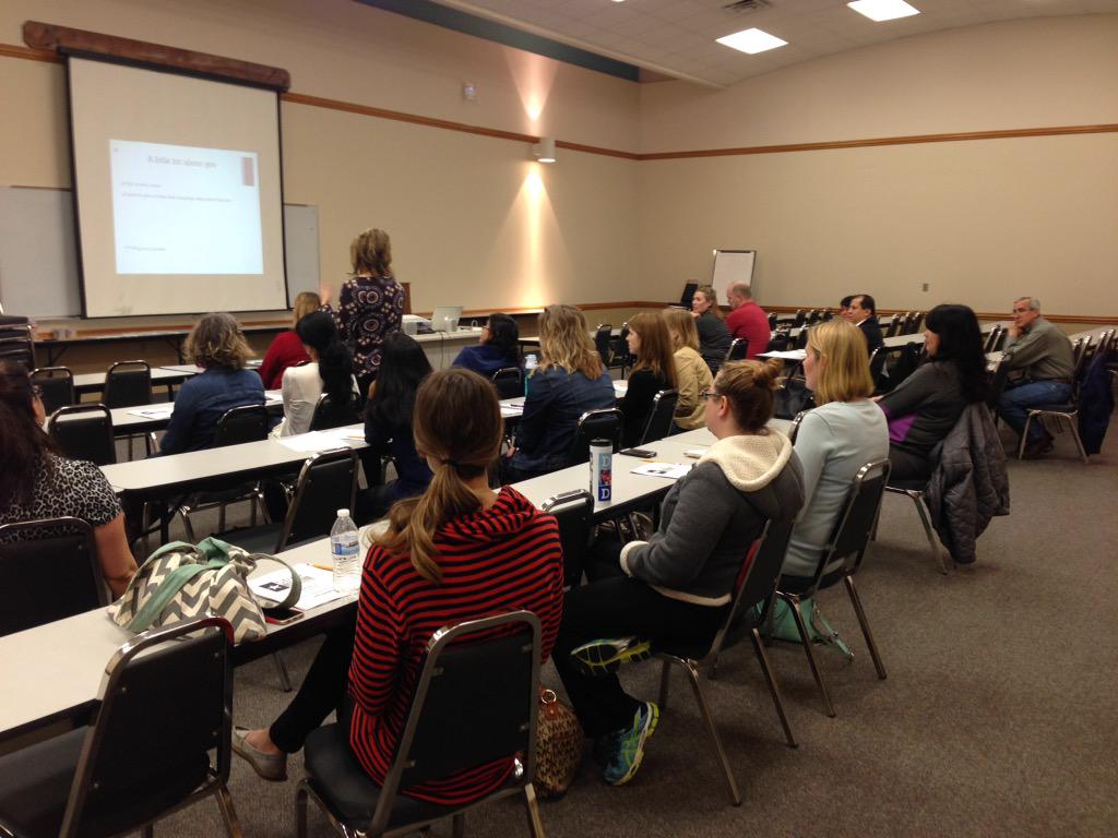 lezleylewis's tweet photo. Awesome dual language parents sharing their favorite part of their child's education! #I2L2 http://t.co/0W9xM0echz