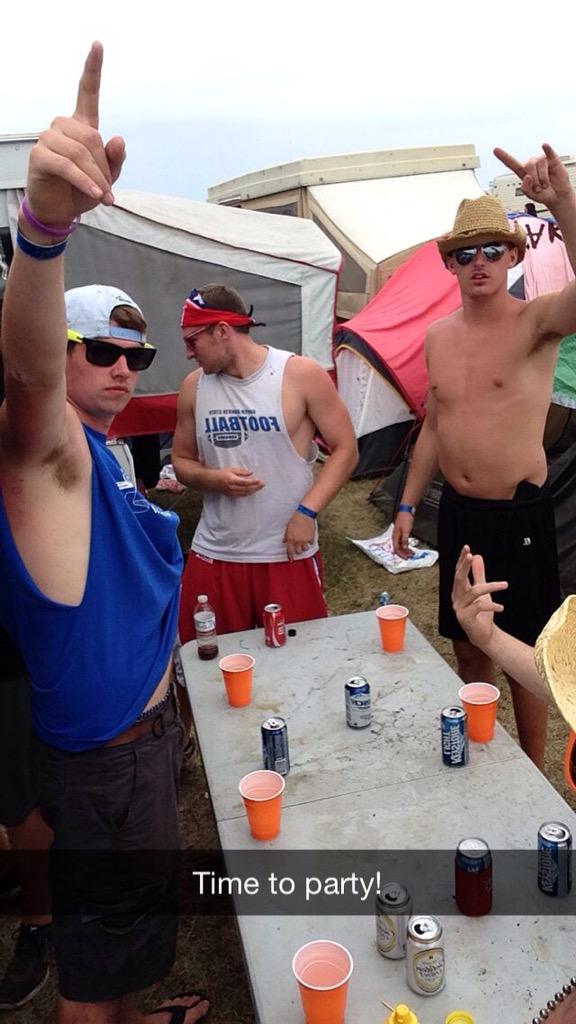 wefestmn's tweet photo. "@BranDunn40: #tbt to @wefestmn! Can't wait for this year! @eric_wellman10 @ClarkVandy92 @Zende017 http://t.co/Bv0QVpN4cN"Only...140 days! 🍻