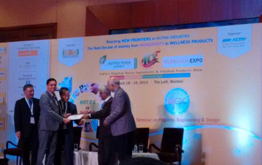 NutraIndia2015's tweet photo. #10NIS #EXHIBITORAWARDS Presented to #DSMNUTRITIONALPRODUCTS #10NIS #NutraIsSutra http://t.co/m4NglUnccf