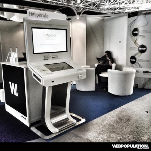 WEBPOPULATION's tweet photo. Stratégie omni-canal : Hespéride déploie plus de 250 bornes en magasin #EC1to1 #WEBPOPULATION http://t.co/Lv8YJnScgB http://t.co/wcIaNyJfTg