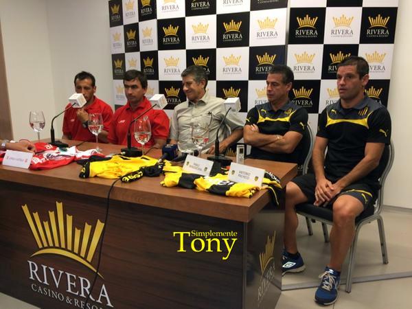 SimplementeT8NY's tweet photo. Pacheco en Rivera antes del partido con Tacuarembó.
@SimplementeT8NY http://t.co/VTjLA0P9eT