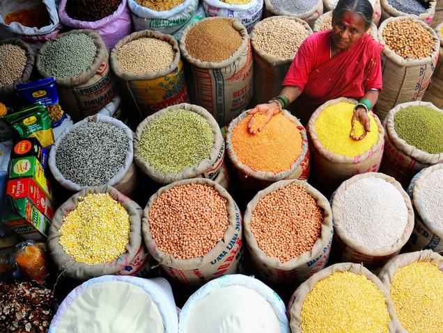 foodtank's tweet photo. Excellent report on food policy issues, developments, and decisions of the past year: 
http://t.co/ciziStYh8H @ifpri http://t.co/iUbhDxm7KE