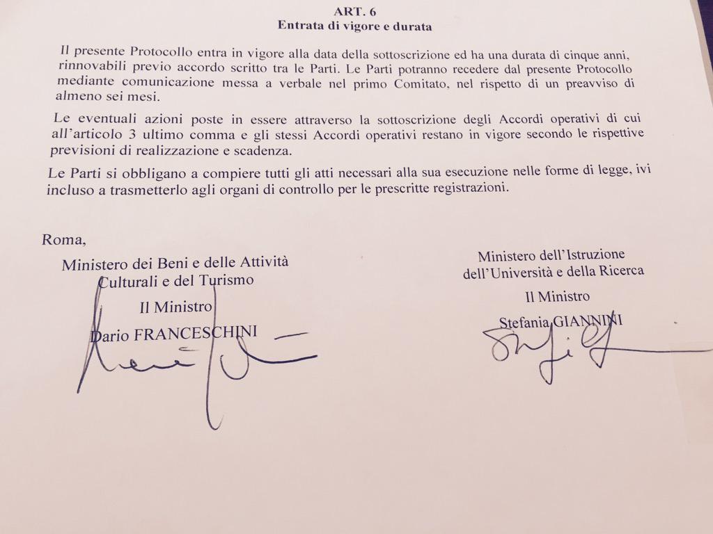 dariofrance's tweet photo. Firmato con @SteGiannini protocollo #Mibact #Miur. 30 milioni per formazione e ricerca nel settore della cultura. http://t.co/xc0ZrfyxwG