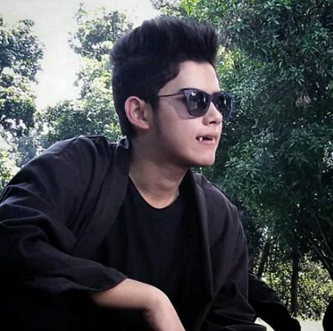 AliShyarief's tweet photo. Jarang Buka Twitte Follow @alysyarief Ya. Jarang On Disini -_-. http://t.co/XJ8zdt2sye