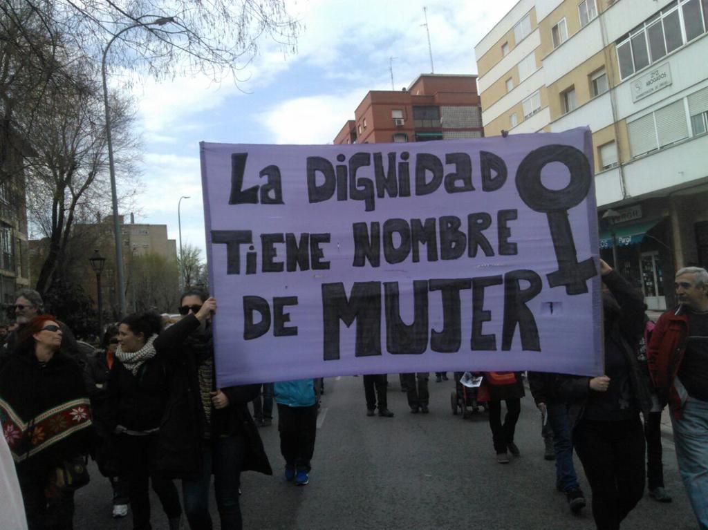 MadridMarchas22's tweet photo. La Dignidad tiene nombre de mujer y ahora está en Móstoles con la columna extremeña @Marchas22M. Pan, trabajo y techo http://t.co/7PTozZrHLM