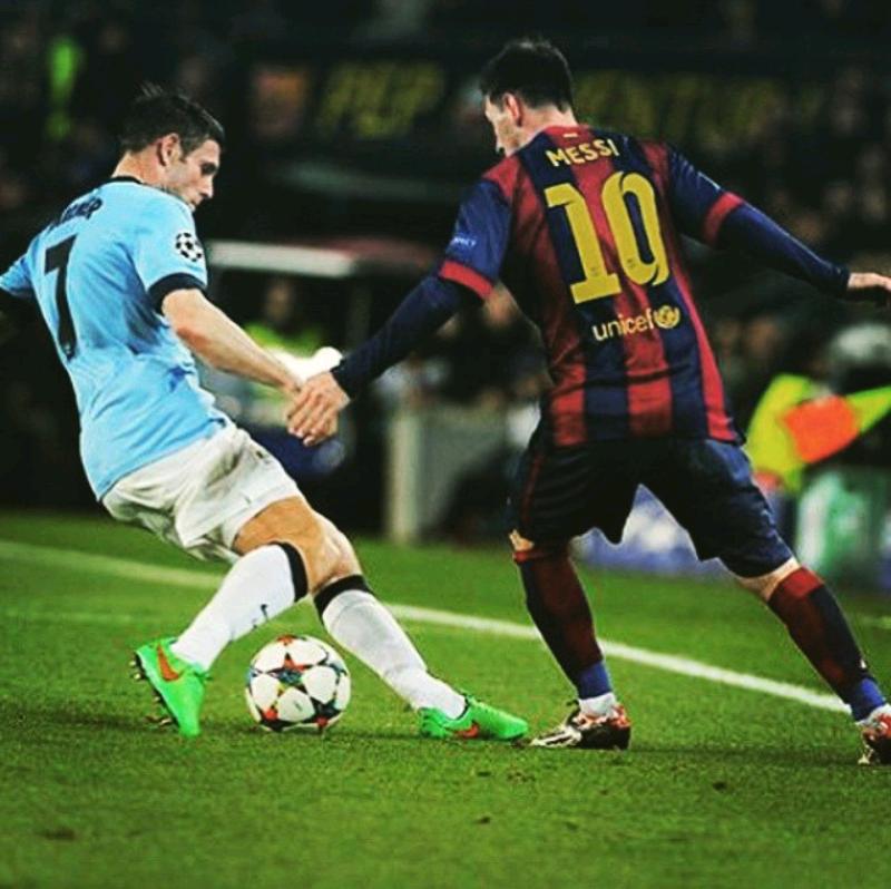 ... .gr: Picture: Nutmeg Messi during the game against Man City