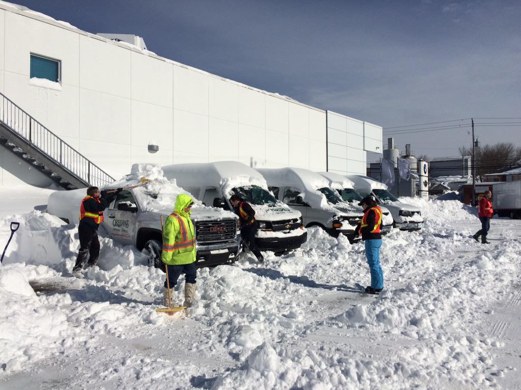 BryanBeauvais's tweet photo. The joys of the car business after a snow storm. #halifaxblizzard, #WhenWillSpringCome, #NoMoreSnow http://t.co/t1RURjTI21