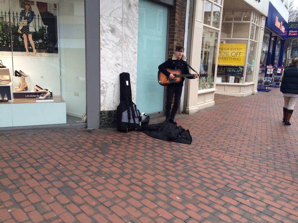 ThePsyches's tweet photo. Little Ben having a busk http://t.co/887XqgKbT6