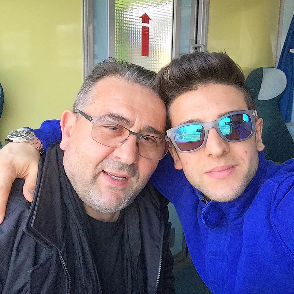 piero_barone's tweet photo. Vorrei dirti tante cose, anzi troppe cose, ma tutto si può racchiudere in una sola parola: GRAZIE PAPÁ !
#auguripapà http://t.co/CxNQY77yzs